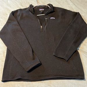 Men’s dark grey Patagonia 1/4 zip fleece